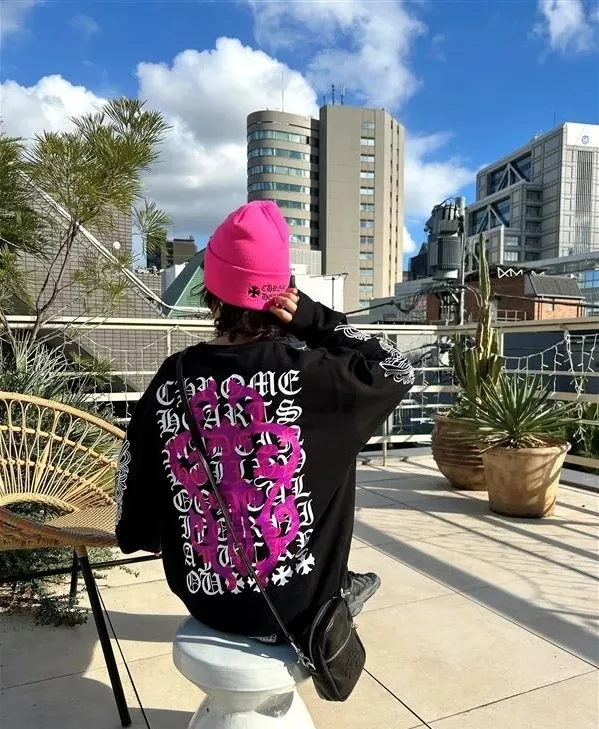 💰170 Style number: KD66 Chrome hearts Purple sword and dagger letter sweatshirt hoodie is made of 260g double yarn pure cotton fabric, 1:1 customized pattern, with three labels, the highest version on the market. Size:S-XL